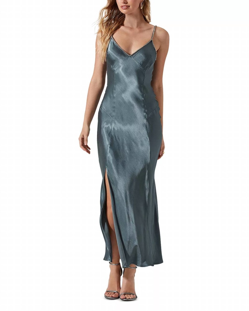 Front of a model wearing a size Large Kathleen Dress In Slate Blue in Slate Blue by ASTR. | dia_product_style_image_id:342450